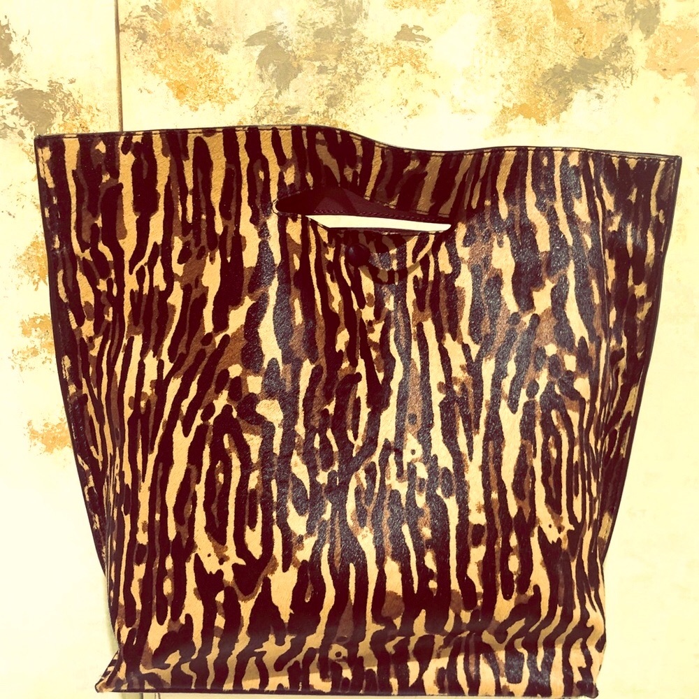 75% OFF ‼️ Purse by Sondra Roberts